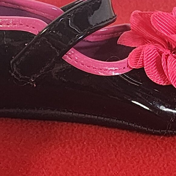 Tendertoes Black Patent Leather Fascia Flower Detail Infant Velcro Dress Shoe 2 - Picture 8 of 16
